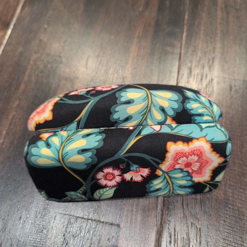 Vera Bradley Vines Floral Clamshell Eyeglasses‎ Case 6.5x2 Women's Green Pink